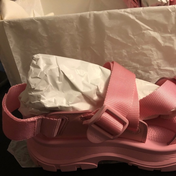 Alexander McQueen Tread Sandal Pastel Pink - size 9(39) - Picture 5 of 13